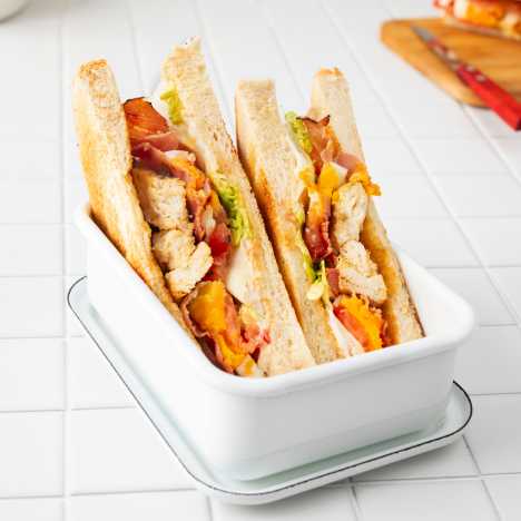 gegrilltes H&uuml;hner-Sandwich